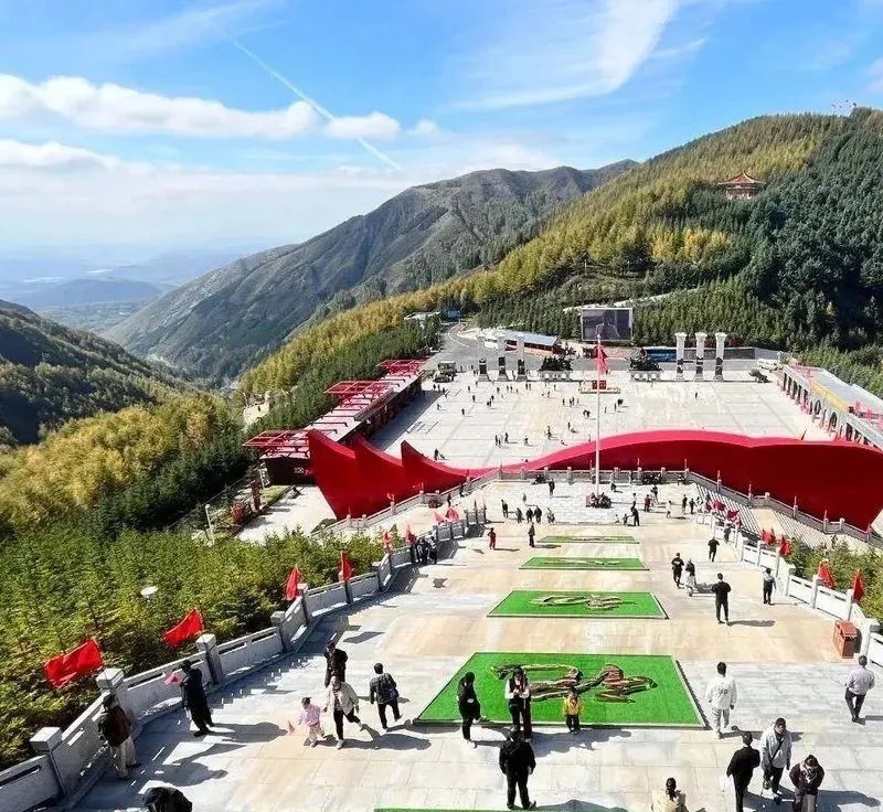 并设置硬隔, 多家知名餐, 独特魅力