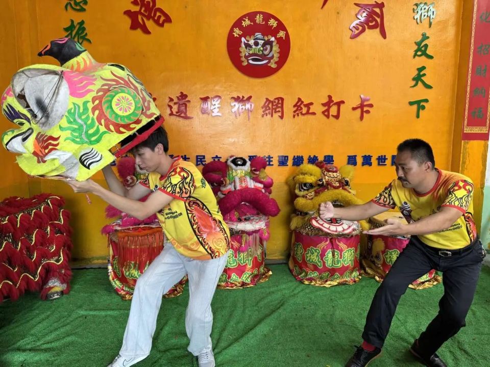 的是, inews, 鞠躬致谢 的是, inews, 鞠躬致谢