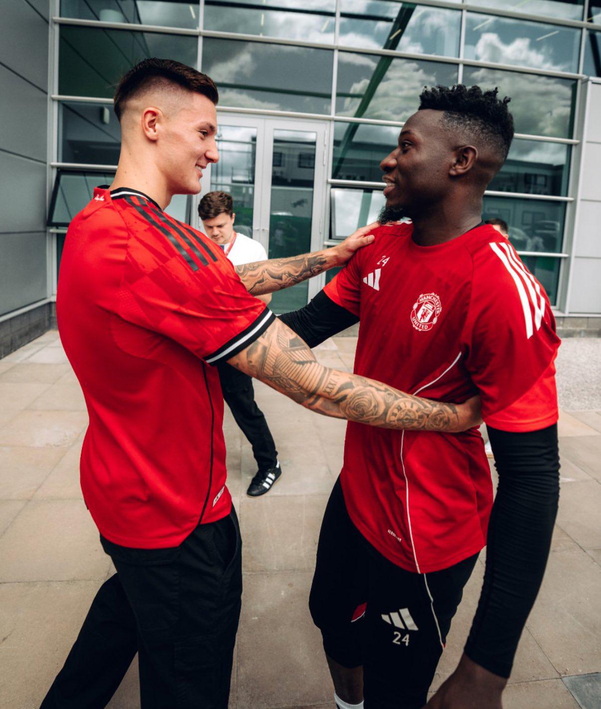 阿莫林敦促 阿莫林敦促