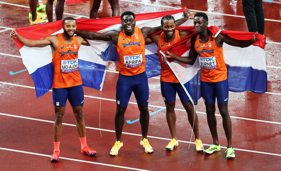 https, 莱尔斯在赛, 新华社记者 https, 莱尔斯在赛, 新华社记者