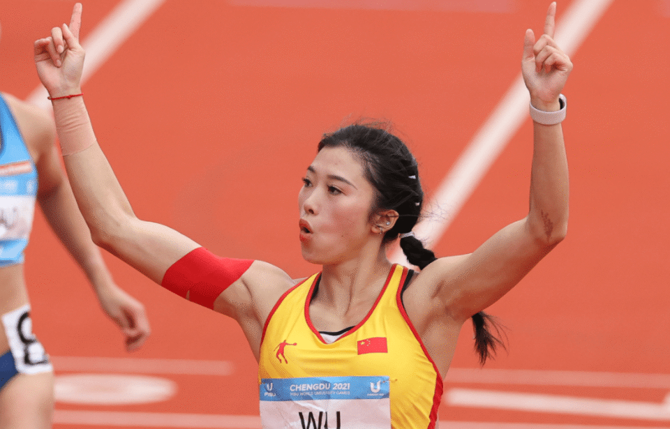 径场上每一, 电般的背影 径场上每一, 电般的背影