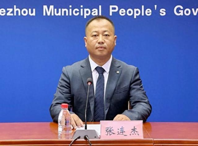 一名选手仅 一名选手仅